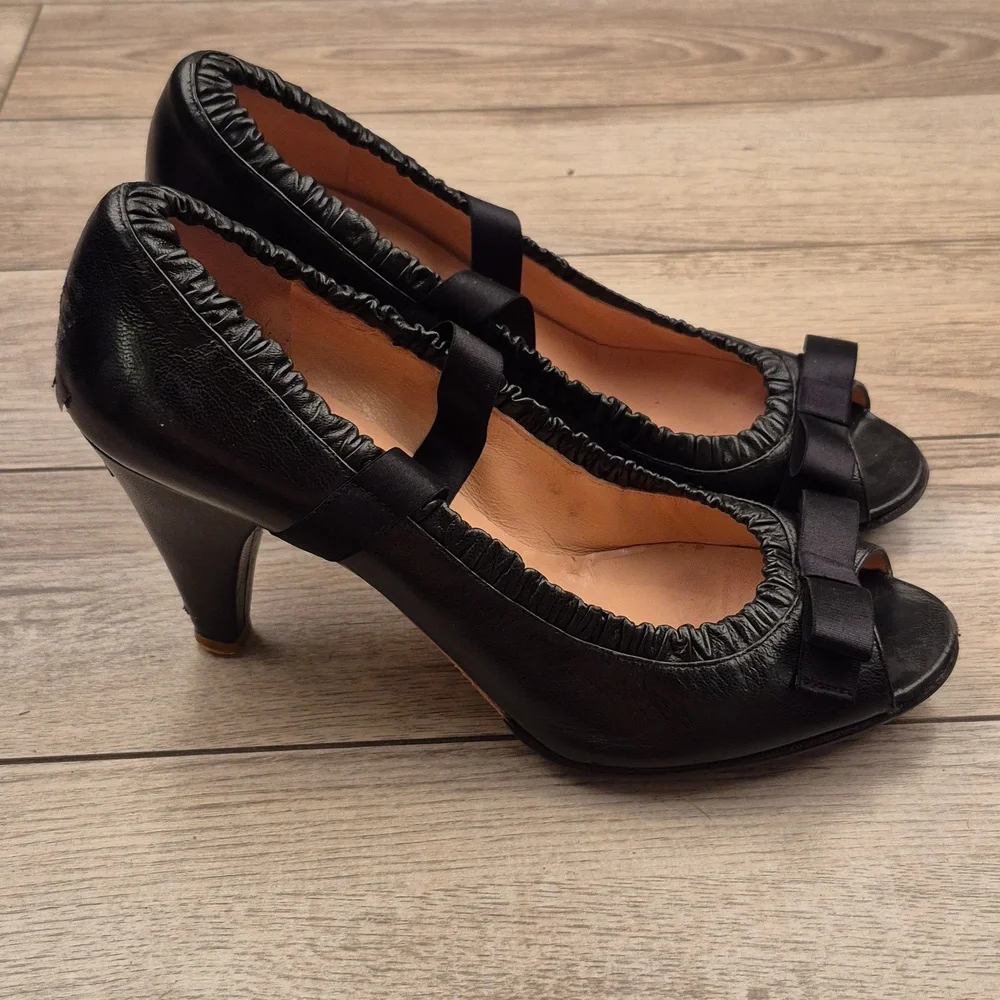 MARC JACOBS Italy Proposal Black Leather‎ Bow Sz 8.5 B Womens Pumps Heels RARE